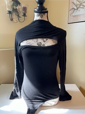 Astr Black Long-Sleeve Cutout Tee